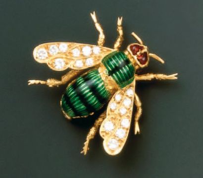 BROCHE «ABEILLE» en or jaune gravé, partiellement...