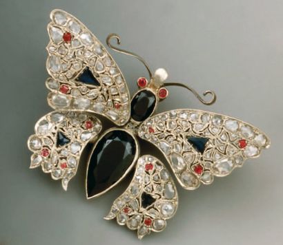 BROCHE «TREMBLEUSE» figurant un papillon...