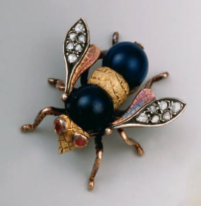 BROCHE «ABEILLE» en or 14K (585°/oo) de deux...