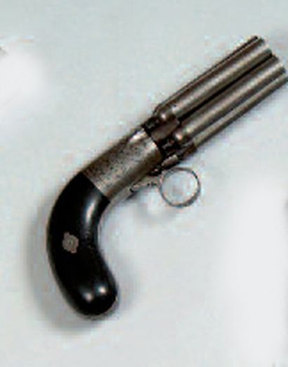 REVOLVER POIVRIÈRE « MARIETTE » À PERCUSSION,...