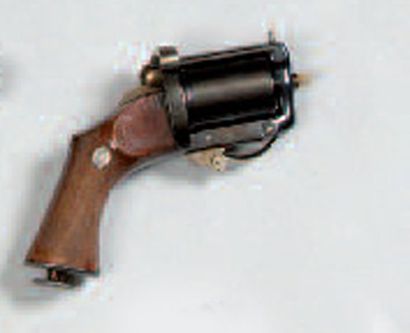 REVOLVER POIVRIÈRE « DEVISME » À PERCUSSION...