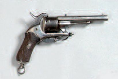 REVOLVER À BROCHE « CHAMELOT & DELVIGNE »,...