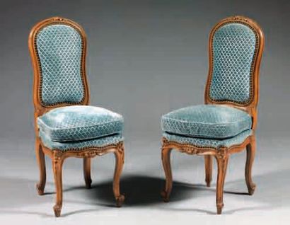PAIRE DE PETITES CHAISES À DOSSIER PLAT VIOLONÉ...