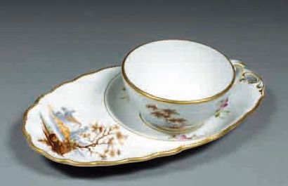 MAJORELLE Tasse et sa sous tasse de forme...