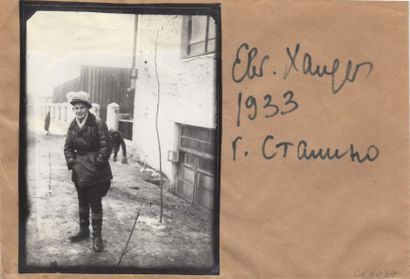 YEVGENI KHALDEI 1917-1997

Portrait du photographe,...