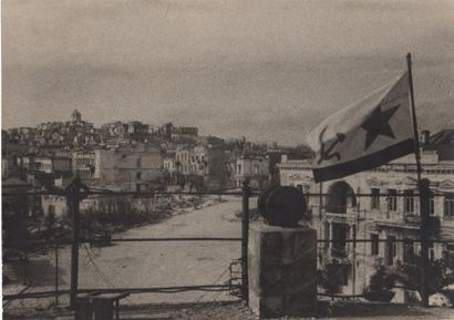 YEVGENI KHALDEI 1917-1997

Drapeau de la...