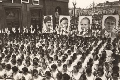 YAKOV KHALIP 1908-1980

Uchastniki pervomaiskogo...