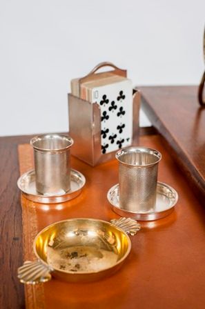 Hermès
Porte cartes en argent guilloché,...