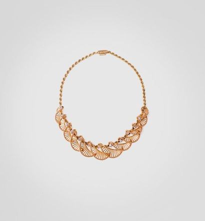 CARTIER Paris, vers 1950 Petit collier draperie...