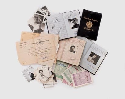 Yves Montand
Ensemble de photographies d’identité
A...