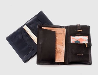 Etui en box noir pour passeport, devises,...