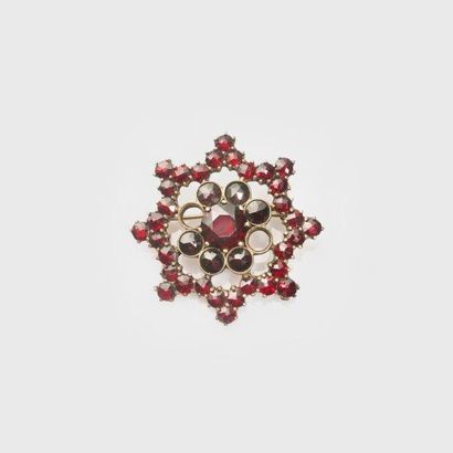 Broche rosace en argent 925 millièmes, sertie...