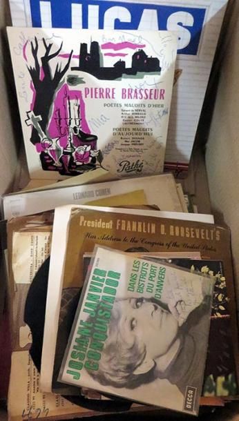 Ensemble d’environ quarante-six vinyles divers,
Collection...