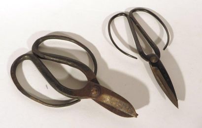 Deux paires de ciseaux japonais 