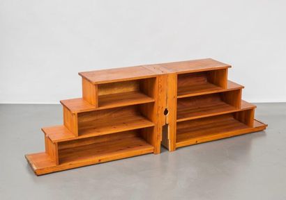 Paire de bibliothèques basse mobile
à gradin...