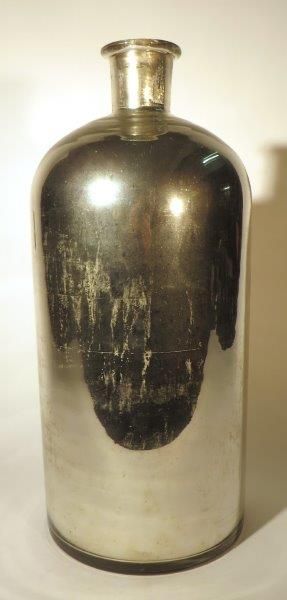 Bombonne et deux pots couverts en verre mercurisé...