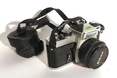 Ensemble comprenant :
Appareil photo NIKON...