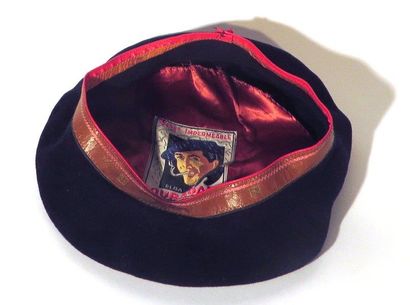 Accessoires de scène
Beret en feutre noir,...