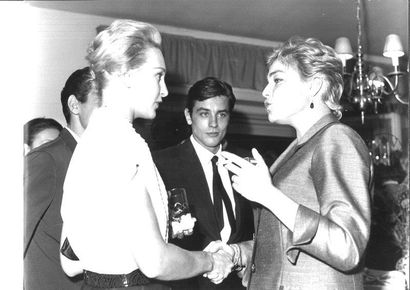 Simone Signoret et personnalités
Environ...