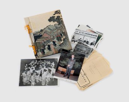 Voyage au Japon
Ensemble quatre-vingt tirages...