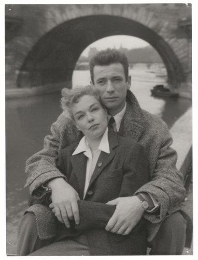 Simone Signoret et Yves Montand à Paris
Environ...