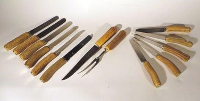 Ensemble de couverts de la salle à manger...