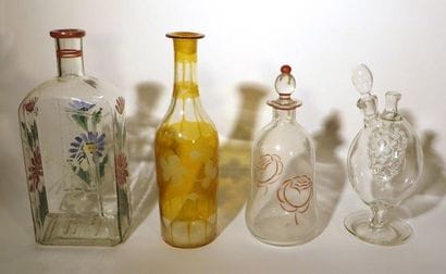 Ensemble comprenant :
Un service à eau comprenant...