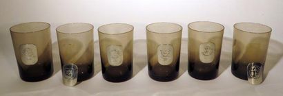 Ensemble comprenant :
Carafe et huit verres...