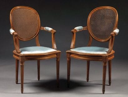 PAIRE DE PETITS FAUTEUILS CABRIOLETS cannés...