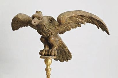 AIGLE AUX AILES DÉPLOYÉES en bois sculpté...