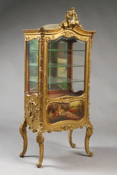 PETITE VITRINE ARGENTIER en bois mouluré...