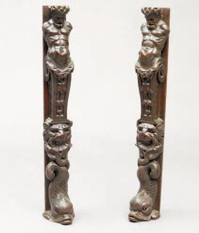 PAIRE D'ÉLÉMENTS EN BOIS NATUREL sculpté...