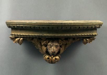 CONSOLE D'APPLIQUE de forme demi-lune en...