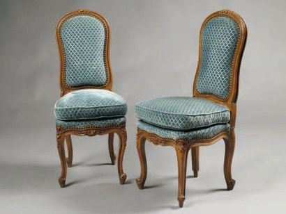 PAIRE DE PETITES CHAISES À DOSSIER PLAT VIOLONÉ...