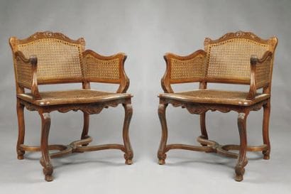 PAIRE DE FAUTEUILS CANNÉS à dossier plat...