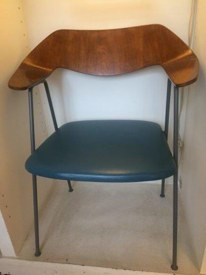 Robin DAY - édition Hillen Co- vers 1951


Fauteuil...