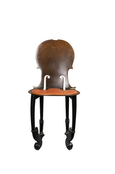 ARMAN (1928-2005)
Chaises violoncelles, 1993
Six...