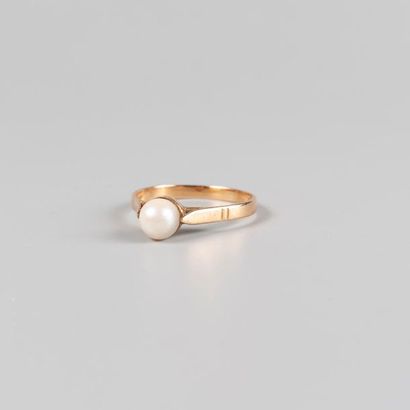 Bague en or 750 °/°° ornée d'une perle de...