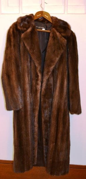 Jacques SAINT LAURENT
Manteau de fourrur...