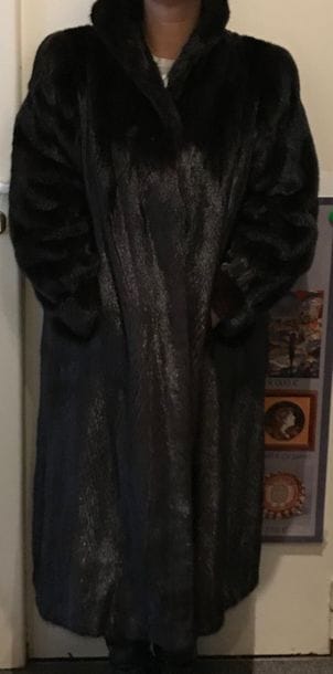 SPRUNG FRERES
Manteau long en vison.