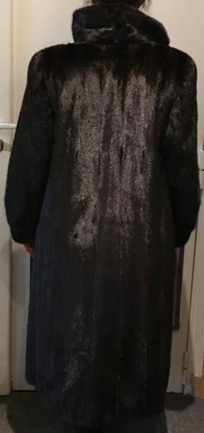 SPRUNG FRERES
Manteau long en vison.