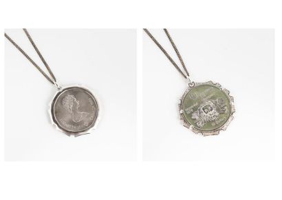 Chaîne et son pendentif en argent et métal...