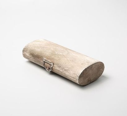 Minaudière en argent moiré et ciselé d'une...