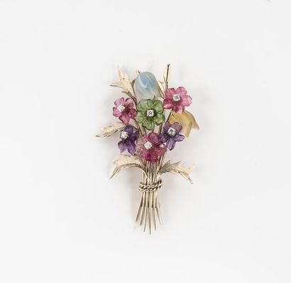 Broche bouquet en or gris 750 °/°° ornée...