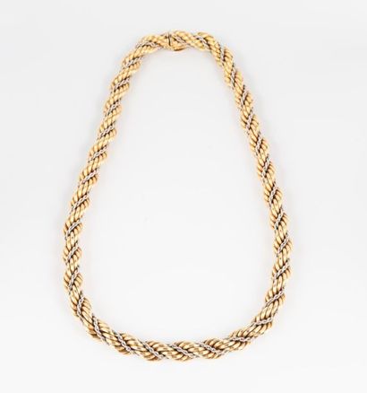 Collier à maillons tourbillon deux ors 750°/°°...
