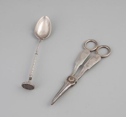 Paire de ciseaux à moucher en argent supérieur...