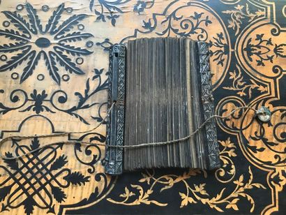 TIBET
Livre de prière en rouleau.