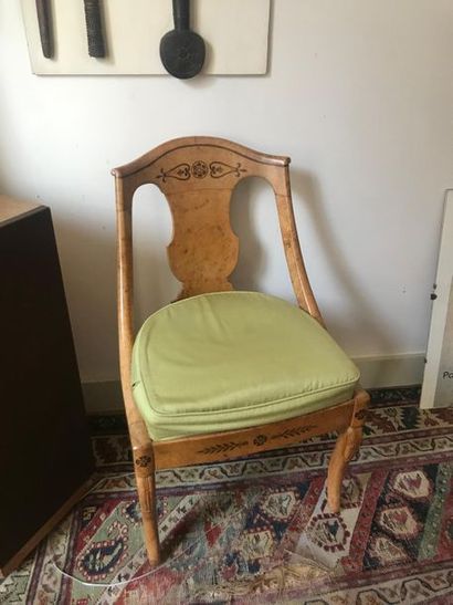 Quatre fauteuils et deux chaises gondoles,...