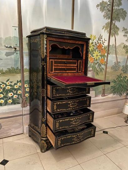 Secrétaire de style Boulle en bois noirci...