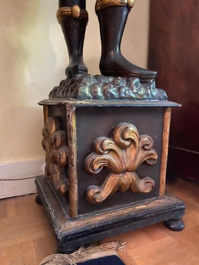NON VENU - Paire de sellettes à décor de...